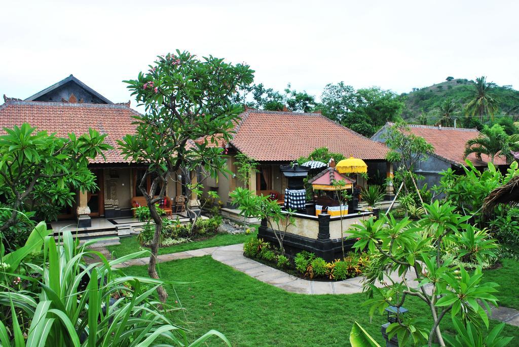 ตรีชายา เกสต์เฮาส์ ปมูเตรัน เปมูเตรัน ภายนอก รูปภาพ